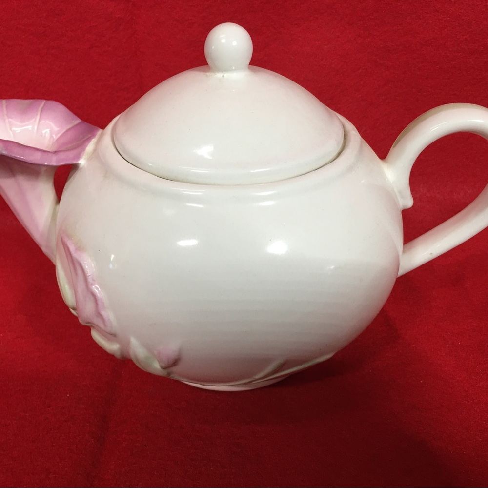 Teleflora pitcher - Picture 2 of 2